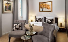 Apartments Studios 81